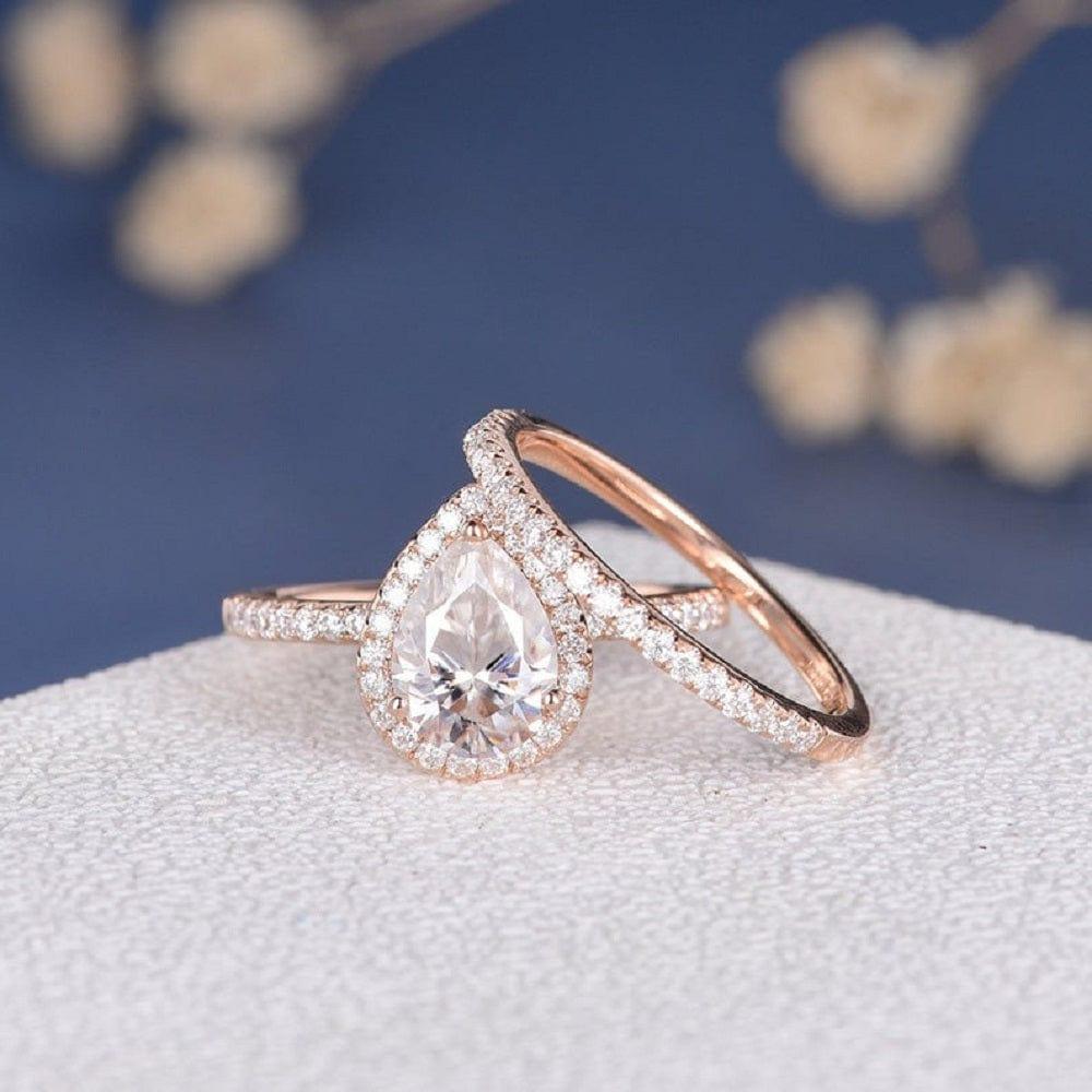 1.10CT PEAR CUT ROSE GOLD HALO BRIDAL UNIQUE MOISSANITE ENGAGEMENT RING SET