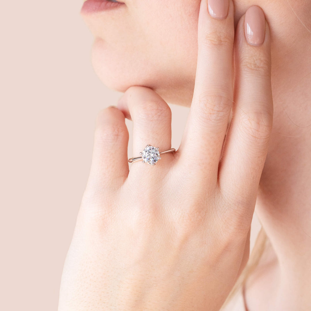 EDIT CLASSIC ROUND CUT MOISSANITE ENGAGEMENT RING