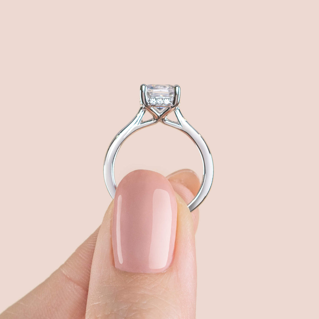 HERO ROUND CUT MOISSANITE ENGAGEMENT RING