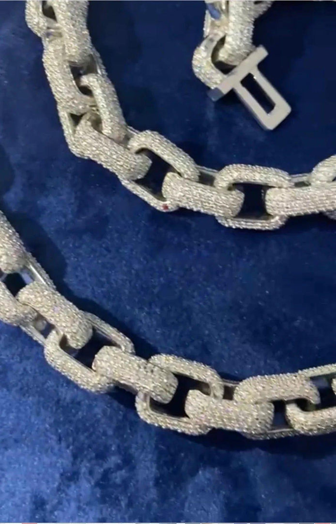 12MM WHITE GOLD ROUND MOISSANITE LINKING DESIGN CUBAN LINK CHAIN NECKLACE