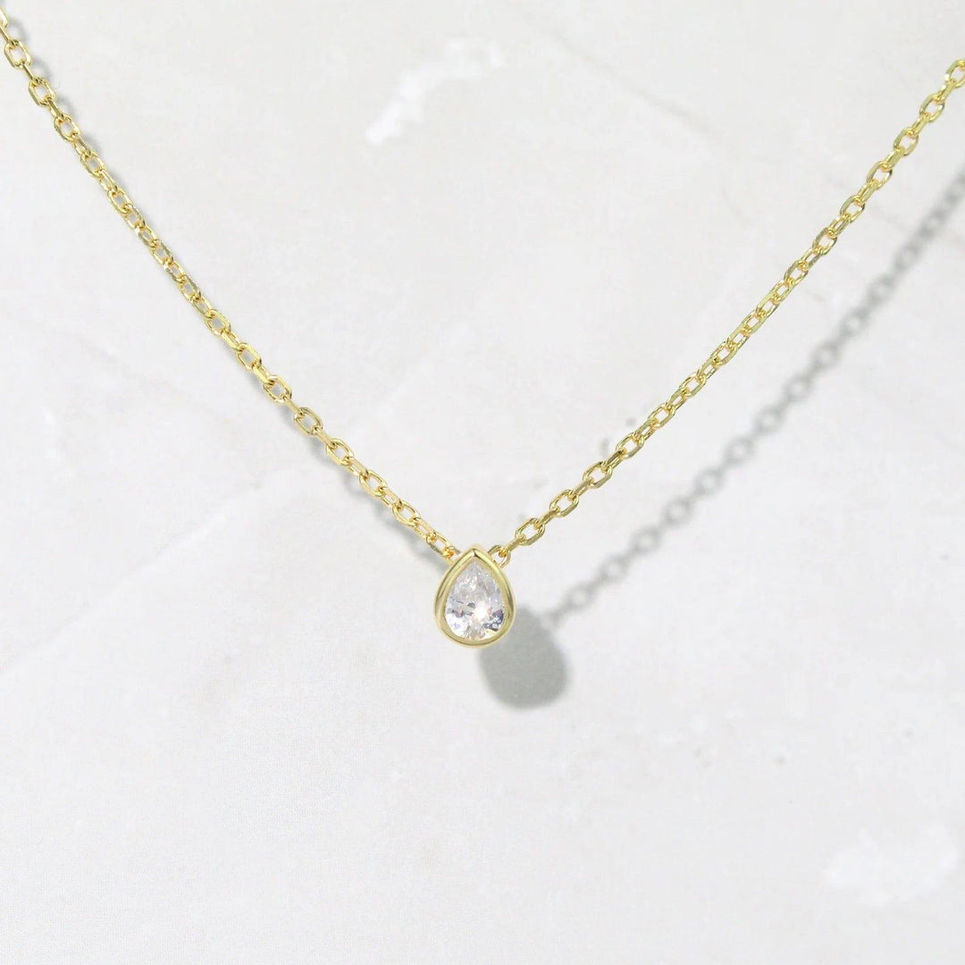 14K GOLD PEAR SHAPED MOISSANITE DIAMOND SOLITAIRE PENDANT NECKLACE