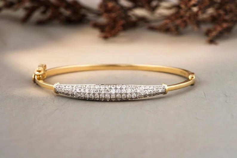 14K GOLD SLEEK CHARMING DIAMOND BRACELET