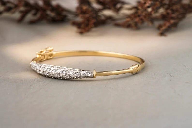 14K GOLD SLEEK CHARMING DIAMOND BRACELET