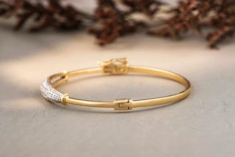 14K GOLD SLEEK CHARMING DIAMOND BRACELET