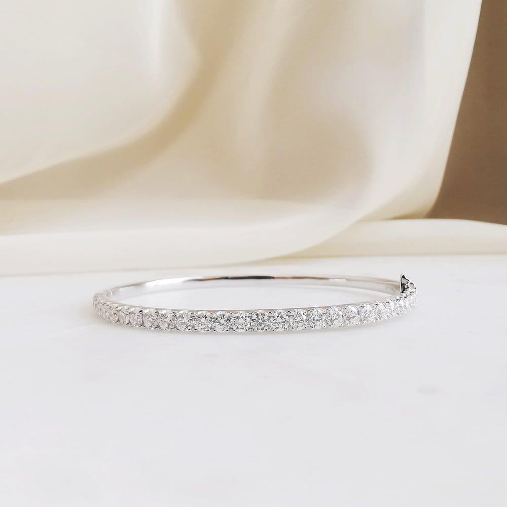 14K GOLD SPARKLING DIAMOND BANGLE BRACELET