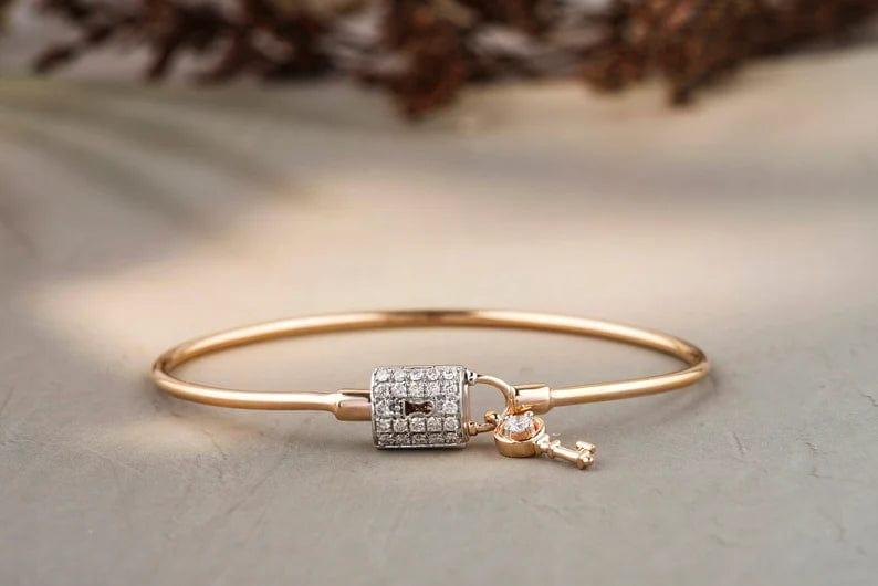 14K SOLID GOLD LOCK AND KEY CHARM BANGLE BRACELET