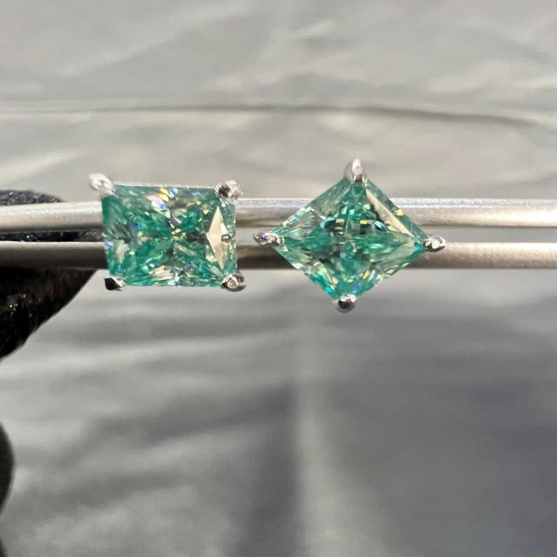 2.00 TCW PRINCESS CUT GREEN MOISSANITE STUD EARRING