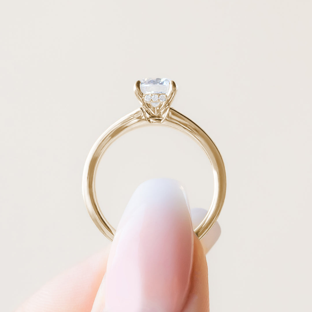 IRIS BOLD ROUND CUT MOISSANITE ENGAGEMENT RING