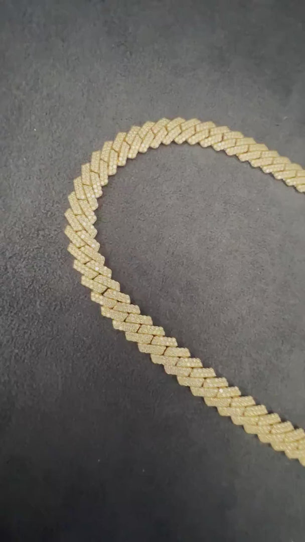 12MM VVS ROUND MOISSANITE DIAMOND CUBAN LINK CHAIN