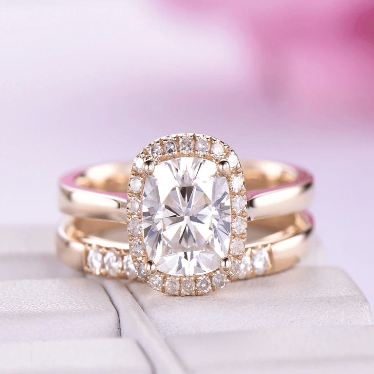 2CT CUSHION MOISSANITE RING SETS WITH OPEN-END DIAMOND BAND