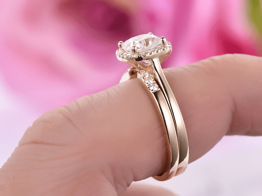 2CT CUSHION MOISSANITE RING SETS WITH OPEN-END DIAMOND BAND