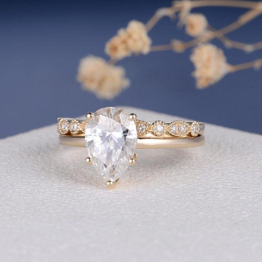 2CT PEAR SHAPED STACKING MINIMALIST YELLOW GOLD SOLITAIRE 2PCS MOISSANITE ENGAGEMENT RING