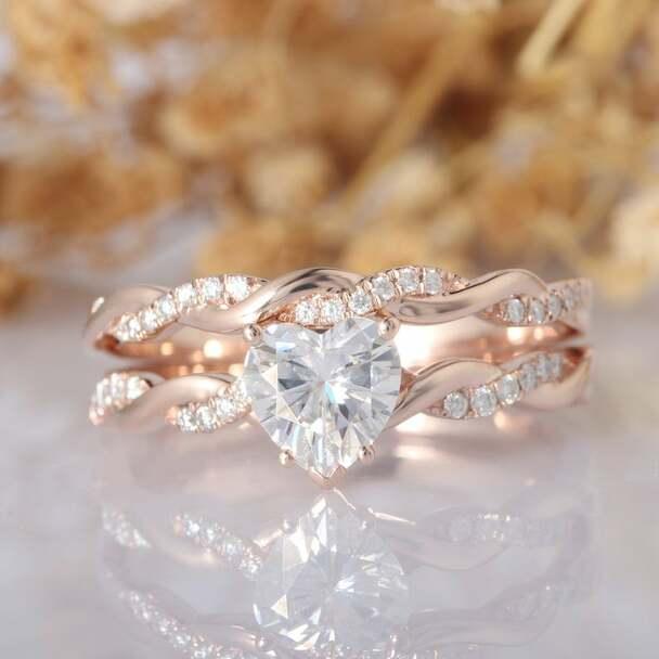 6.50MM HEART SHAPE 1CT TWISTED BAND MOISSANITE BRIDAL WEDDING RING SET