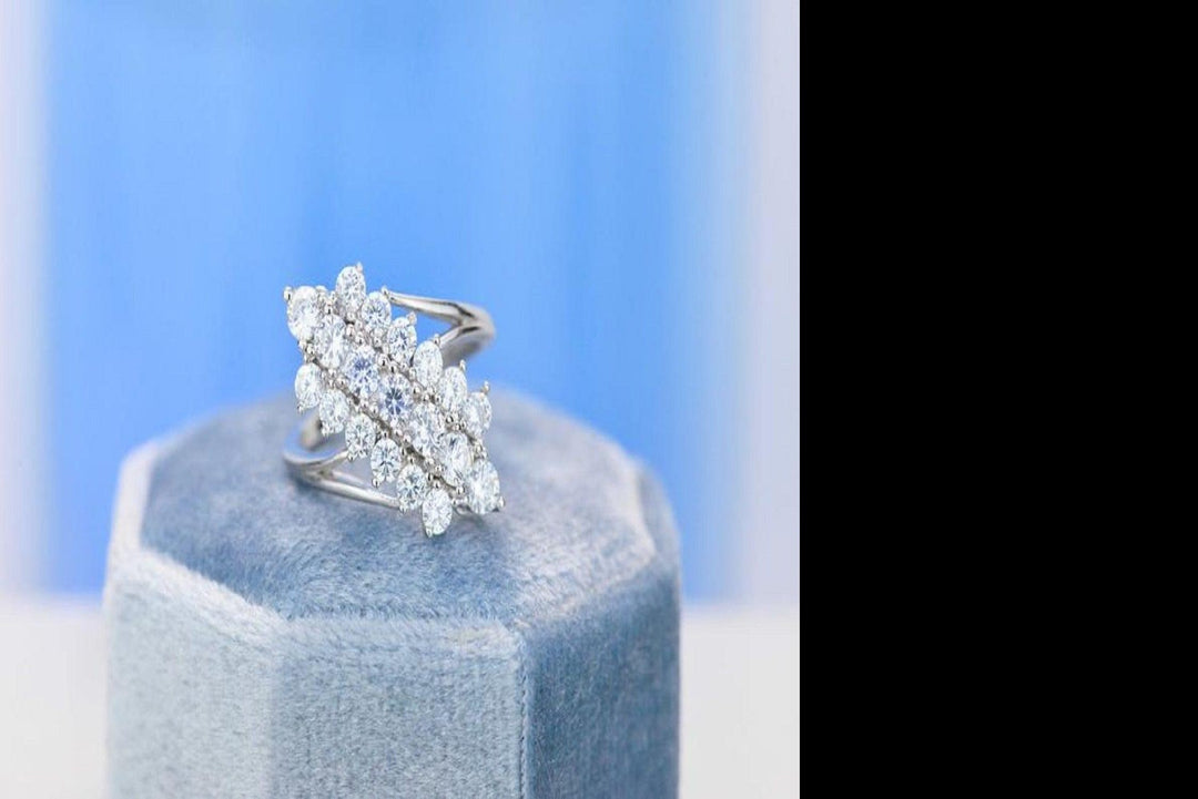 COCKTAIL BRIDAL STATEMENT MOISSANITE CLUSTER PRIMISE RING ANNIVERSARY GIFT