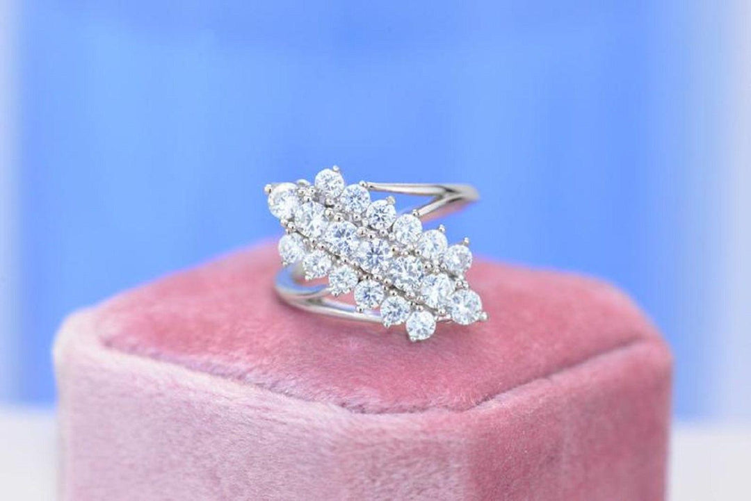 COCKTAIL BRIDAL STATEMENT MOISSANITE CLUSTER PRIMISE RING ANNIVERSARY GIFT