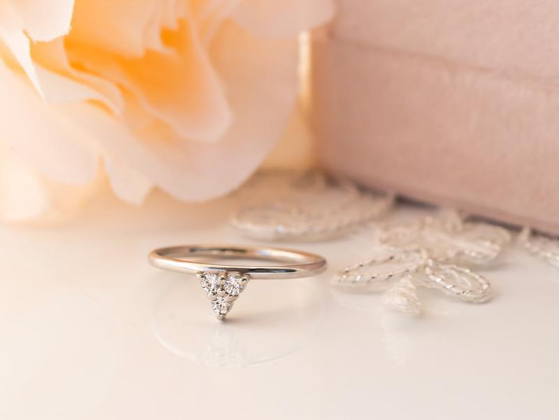 DELICATE TRIANGLE THREE STONE MOISSANITE ANNIVERSARY RING BAND FOR GIFT