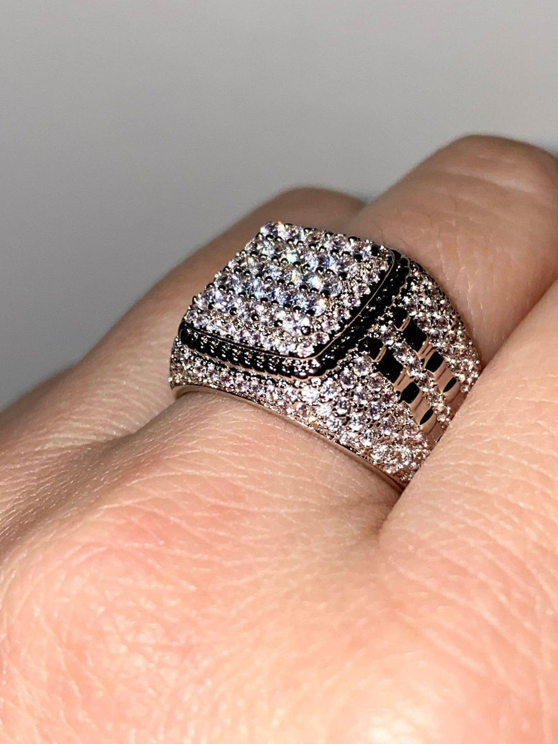 FULL ICE OUT MOISSANITE DIAMOND REAL VVS MEN’S CUSTOM HIP HOP DESIGNER BIG RING