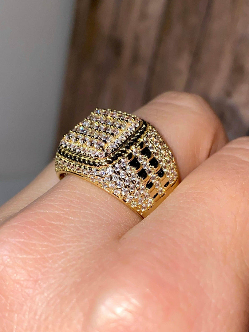 FULL ICE OUT MOISSANITE DIAMOND REAL VVS MEN’S CUSTOM HIP HOP DESIGNER BIG RING