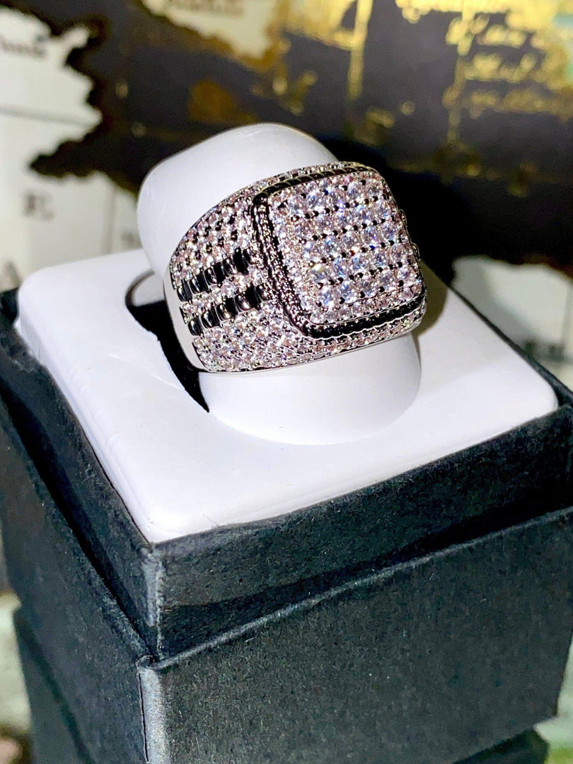 FULL ICE OUT MOISSANITE DIAMOND REAL VVS MEN’S CUSTOM HIP HOP DESIGNER BIG RING