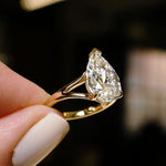 Load image into Gallery viewer, Large 3 carat Pear Shaped Moissanite Engagement Ring, 14k Gold Pear Cut Split Shank Engagement Wedding Ring Tear Drop Solitaire Diamond Ring image 1