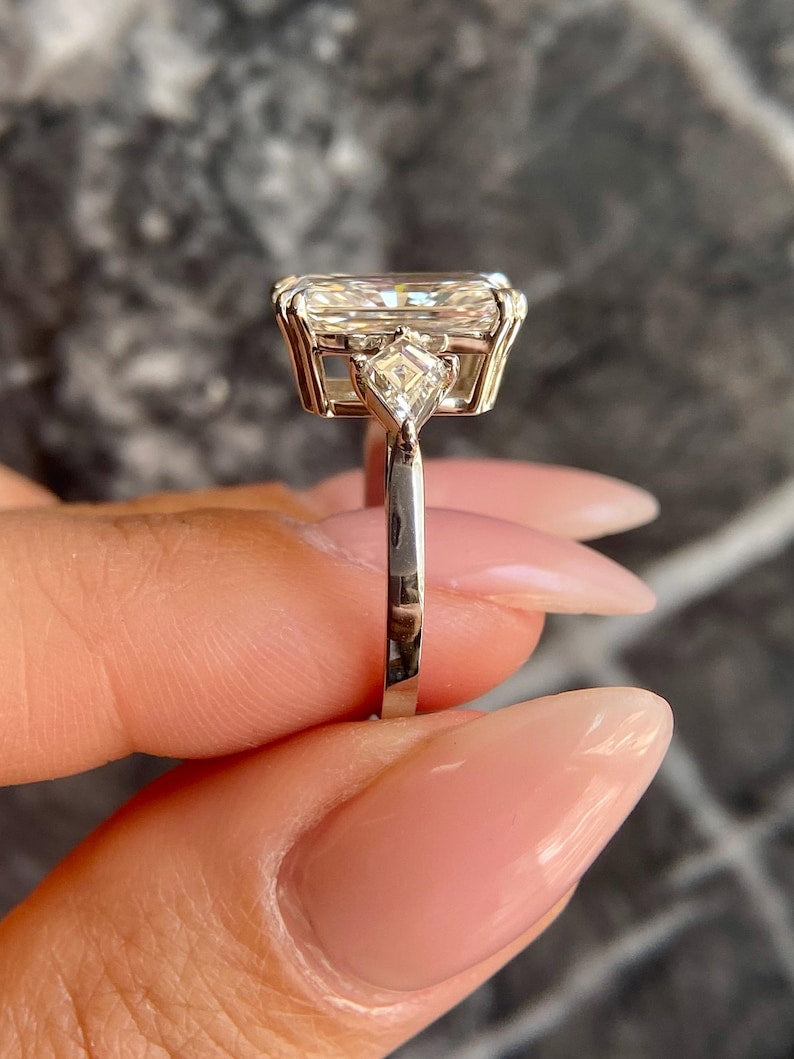 Radiant Cut 5.5 carat IGI Certified E Color VVS2 Clarity Lab Grown Diamond Three Stone Engagement Ring Side Kite Cut Diamonds 18k Gold image 4