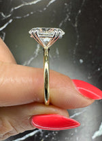 Load image into Gallery viewer, Two Tone Oval Cut 4 carat E Color VVS2 Clarity IGI Certified Oval Excellent Cut Lab Grown Diamond Solitaire Engagement Ring 14k Gold image 4