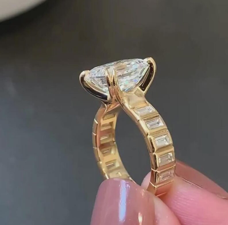 luxury gold engagement ring for women