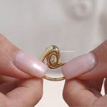 Load image into Gallery viewer, Luxury engagement ring suitable for proposal and wedding.