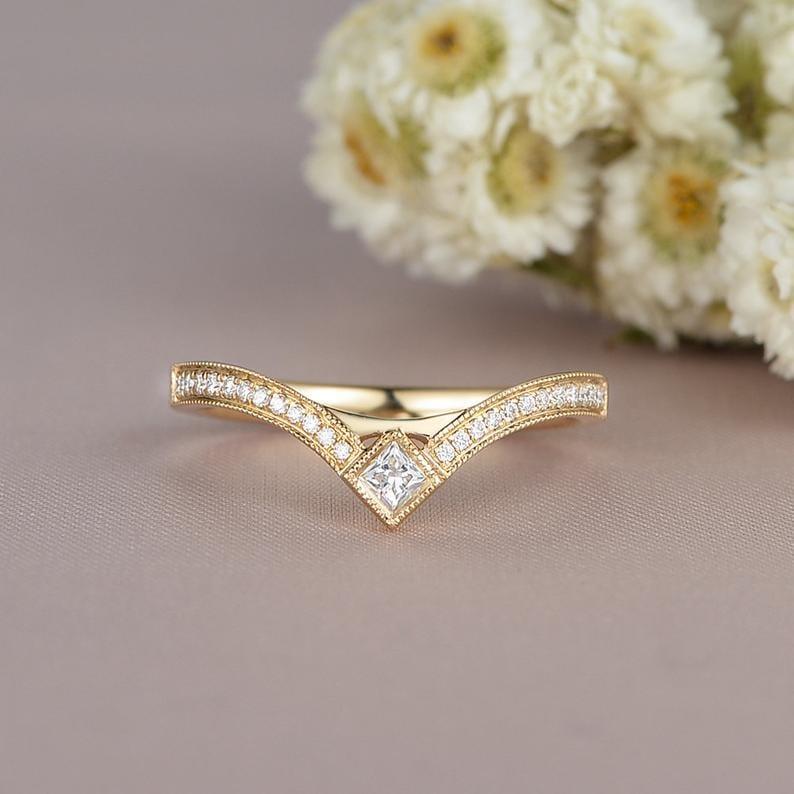 PRINCESS CUT YELLOW GOLD MILGRAIN DETAIL CHEVRON HALF ETERNITY CHEVRON WEDDING BAND