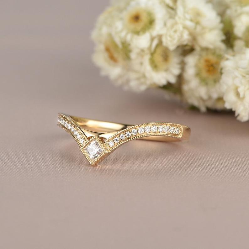 PRINCESS CUT YELLOW GOLD MILGRAIN DETAIL CHEVRON HALF ETERNITY CHEVRON WEDDING BAND