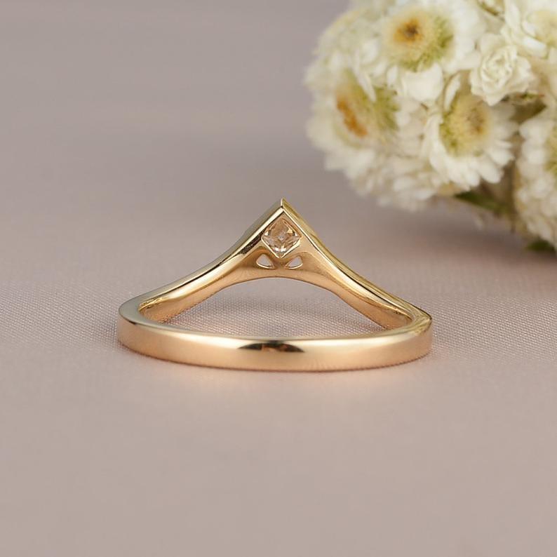 PRINCESS CUT YELLOW GOLD MILGRAIN DETAIL CHEVRON HALF ETERNITY CHEVRON WEDDING BAND