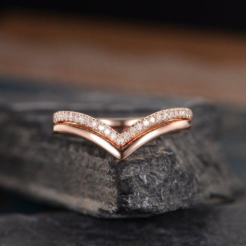 ROSE GOLD V SHAPE CURVED CHEVRON 2PC MATCHING MOISSANITE PROMISE WEDDING BAND